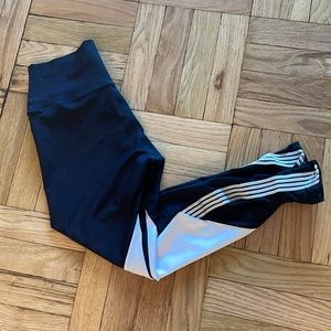 Soul cycle black and white leggings size small